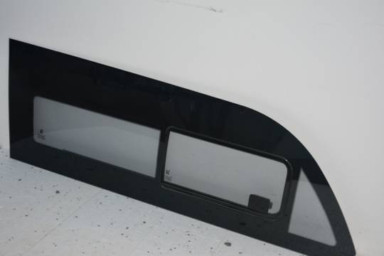 Mitsubishi L200 Surgulu Camli Kabin Yan Cami Roxformshop